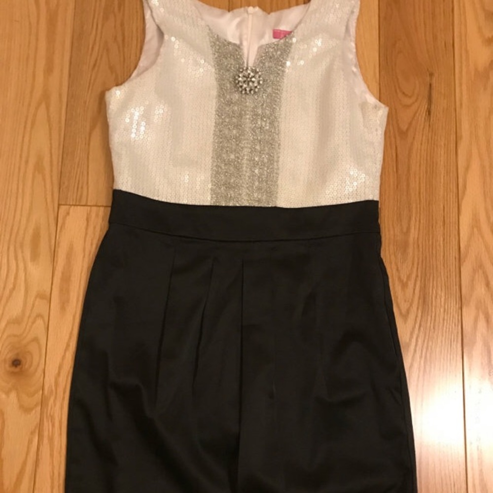 5 for $25 🛍️ White and black dress
